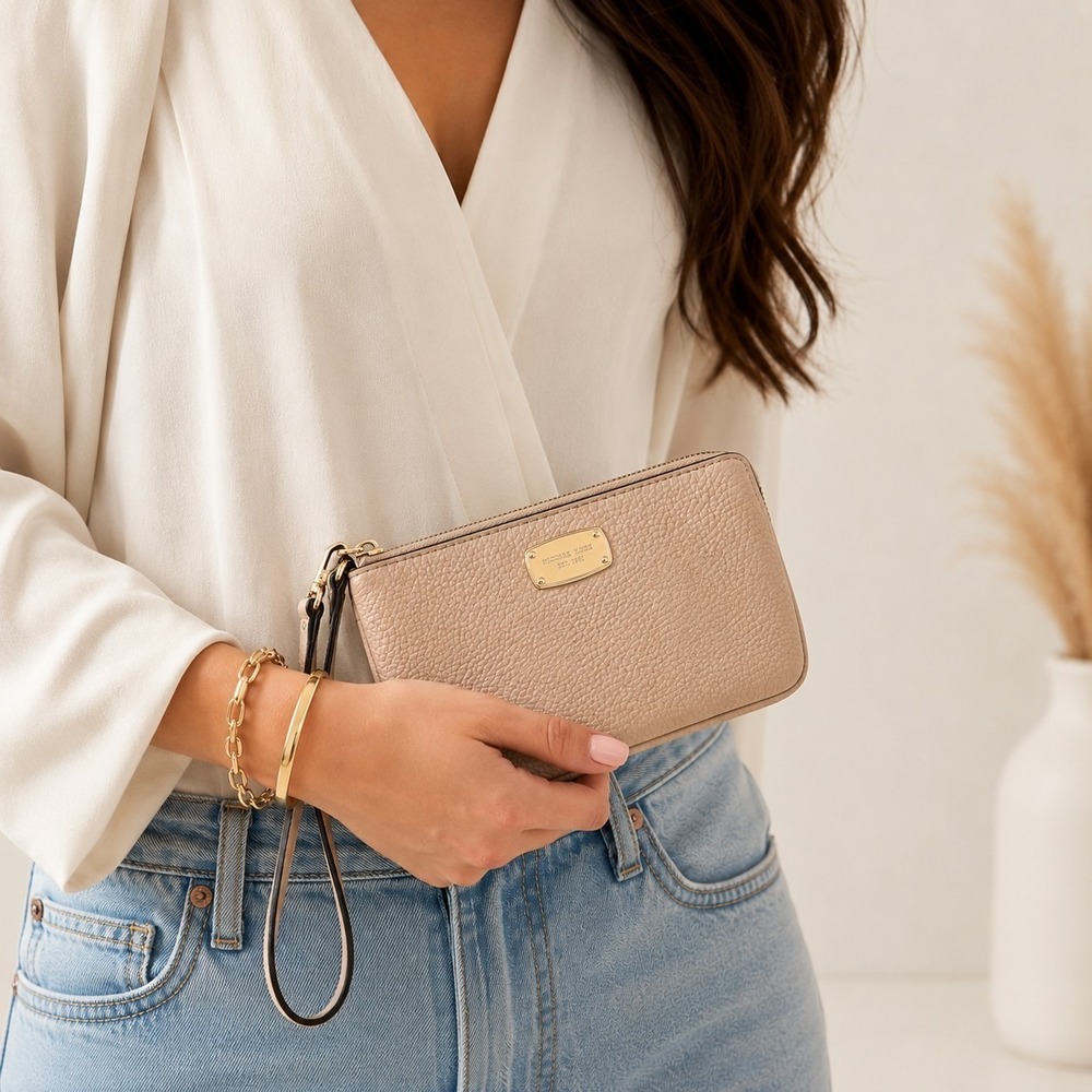 Michael Kors Pebbled Leather Wristlet Clutch Wallet Blush Pink Zip Top Gold Tone